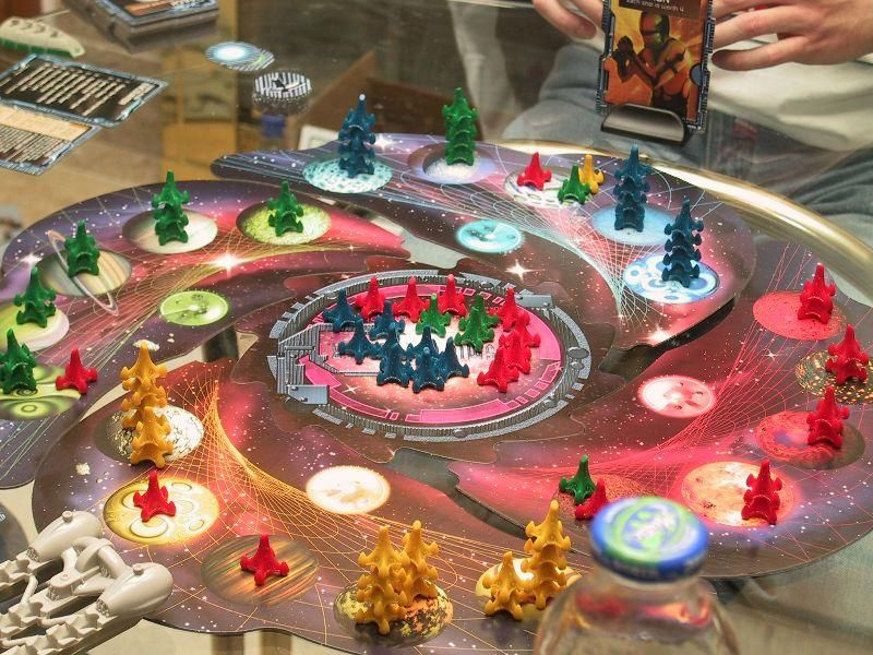 Illustration for article titled Cosmic Encounter Returns with 50 Alien Races